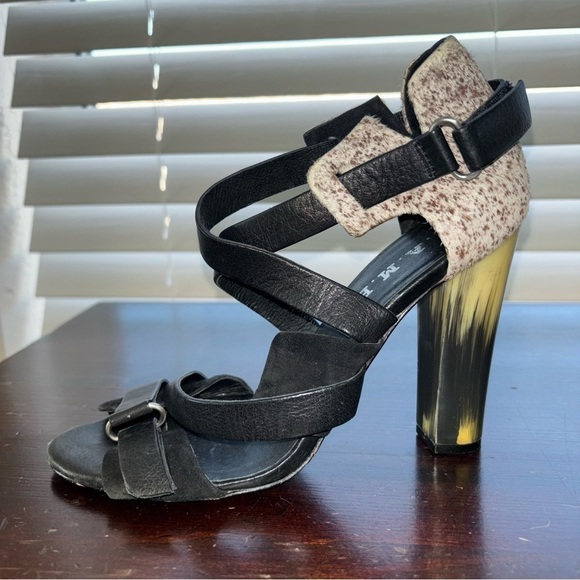 L.A.M.B. Gwen Stefani Korry Black Leather Brown Calf Hair Strappy Heels Size 6.5 - Picture 2 of 11